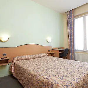 Hotel Ferney République, Parigi